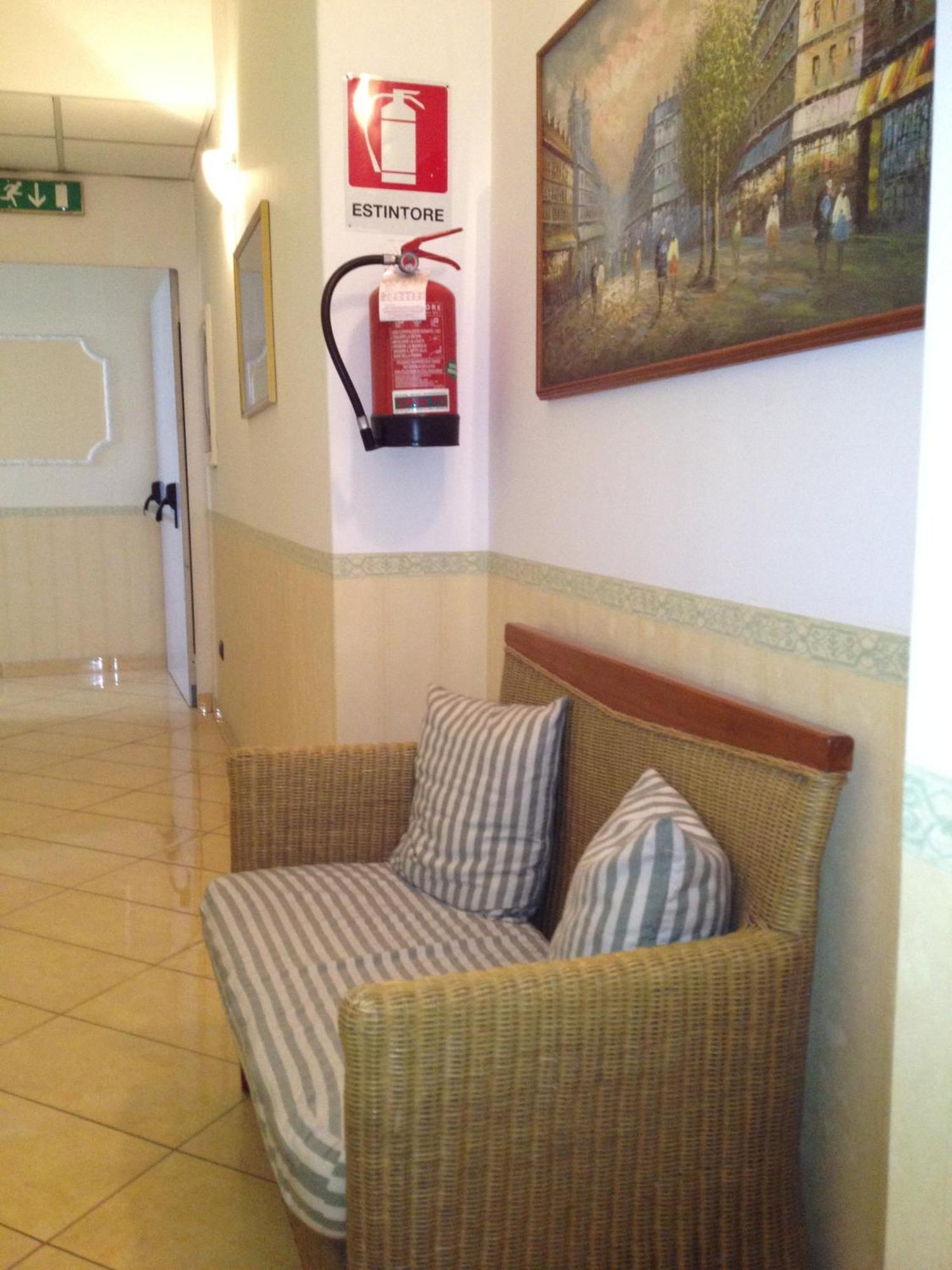 Hotel Ristorante Amitrano Pompei Bagian luar foto